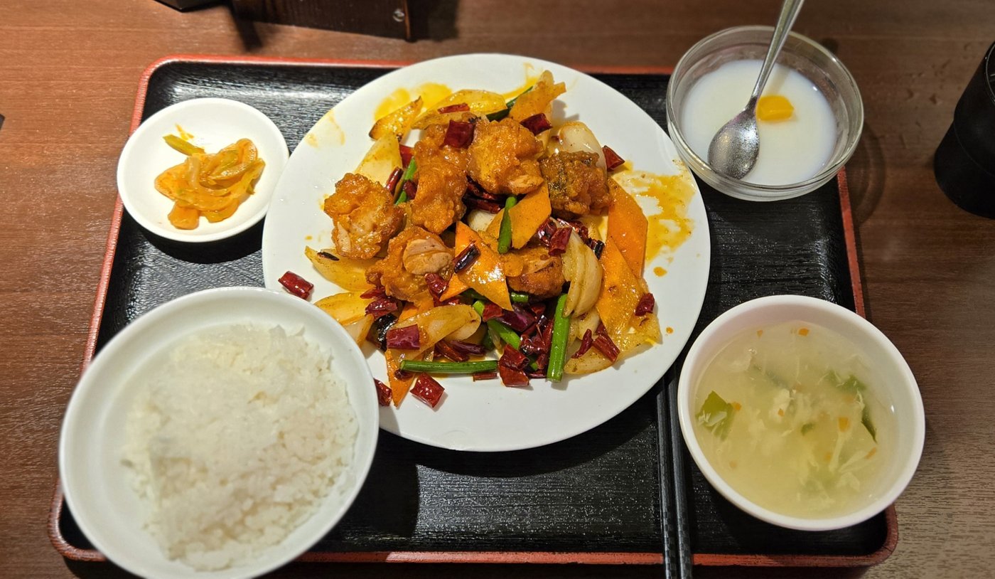 鶏肉唐揚げ唐辛子定食