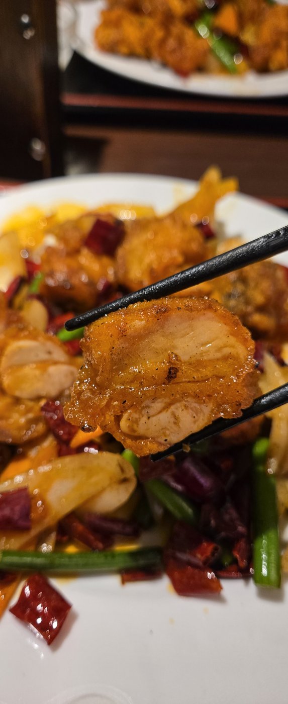 鶏肉唐揚げ唐辛子定食のアップ