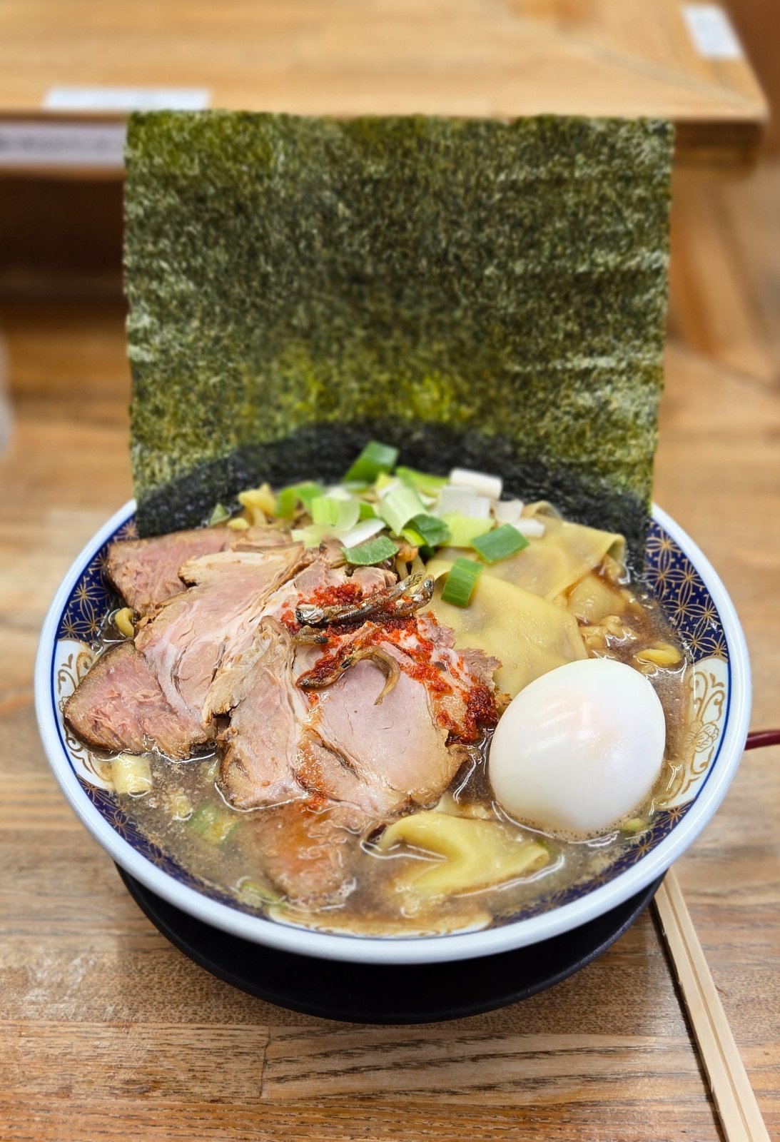 特製ラーメン大盛 ¥1,450 — 大判海苔・チャーシュー・煮干トッピング